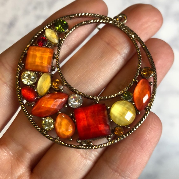 Studded earrings - Picture 3 of 3